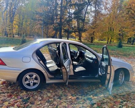 Сірий Мерседес Ц-Клас, об'ємом двигуна 1.8 л та пробігом 298 тис. км за 3300 $, фото 17 на Automoto.ua