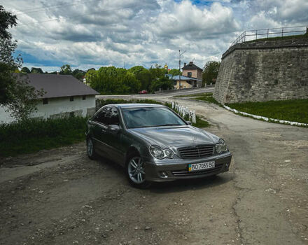 Сірий Мерседес Ц-Клас, об'ємом двигуна 1.8 л та пробігом 348 тис. км за 6799 $, фото 2 на Automoto.ua