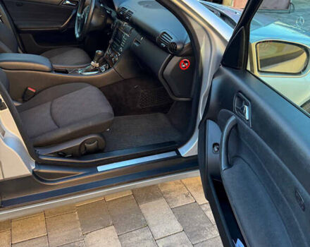 Серый Мерседес Ц-Класс, объемом двигателя 1.8 л и пробегом 245 тыс. км за 6650 $, фото 19 на Automoto.ua