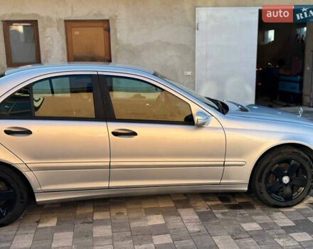 Серый Мерседес Ц-Класс, объемом двигателя 1.8 л и пробегом 245 тыс. км за 6650 $, фото 6 на Automoto.ua