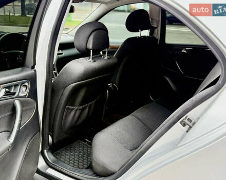 Сірий Мерседес Ц-Клас, об'ємом двигуна 1.8 л та пробігом 225 тис. км за 6700 $, фото 31 на Automoto.ua