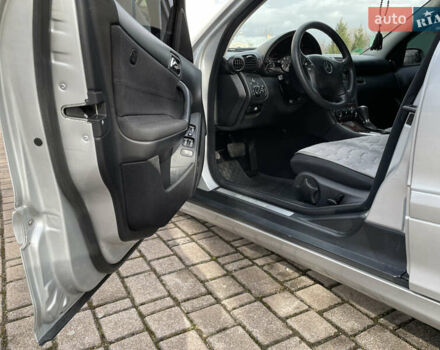 Серый Мерседес Ц-Класс, объемом двигателя 1.8 л и пробегом 211 тыс. км за 7770 $, фото 4 на Automoto.ua