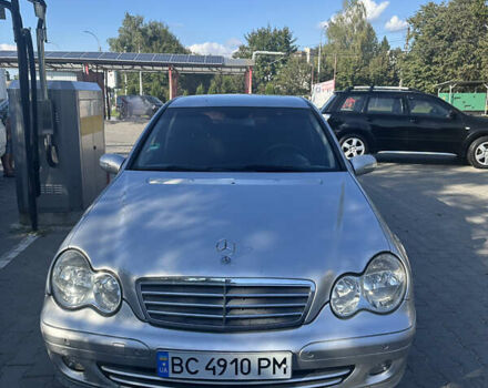 Серый Мерседес Ц-Класс, объемом двигателя 2.15 л и пробегом 284 тыс. км за 6000 $, фото 5 на Automoto.ua
