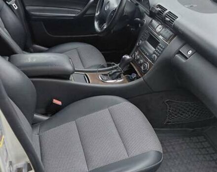 Серый Мерседес Ц-Класс, объемом двигателя 1.8 л и пробегом 300 тыс. км за 5000 $, фото 12 на Automoto.ua