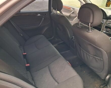 Серый Мерседес Ц-Класс, объемом двигателя 2.7 л и пробегом 300 тыс. км за 6800 $, фото 5 на Automoto.ua