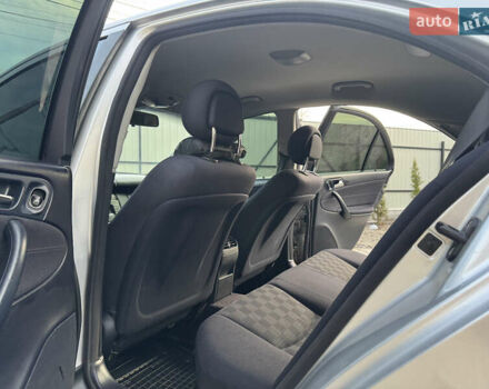 Сірий Мерседес Ц-Клас, об'ємом двигуна 2.2 л та пробігом 245 тис. км за 5550 $, фото 27 на Automoto.ua