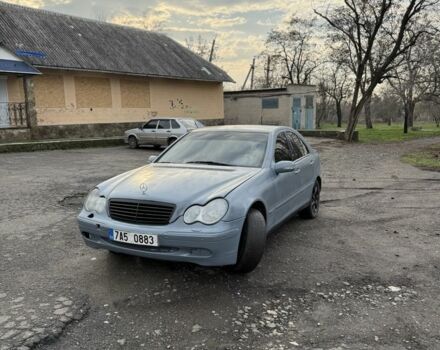 Сірий Мерседес Ц-Клас, об'ємом двигуна 3.2 л та пробігом 300 тис. км за 2200 $, фото 1 на Automoto.ua