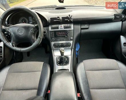 Серый Мерседес Ц-Класс, объемом двигателя 1.8 л и пробегом 326 тыс. км за 4200 $, фото 24 на Automoto.ua