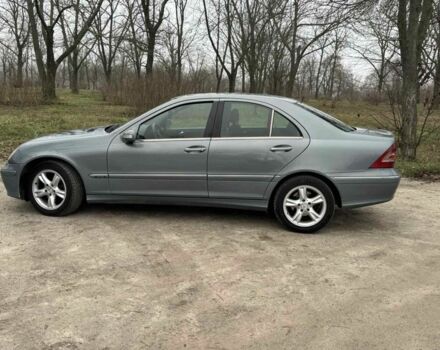 Серый Мерседес Ц-Класс, объемом двигателя 2.1 л и пробегом 500 тыс. км за 5400 $, фото 8 на Automoto.ua