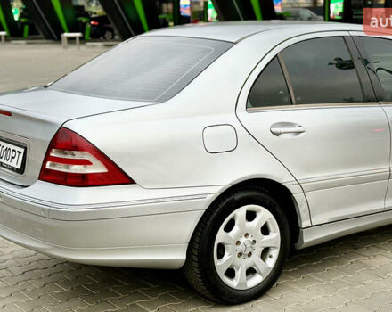 Сірий Мерседес Ц-Клас, об'ємом двигуна 1.8 л та пробігом 225 тис. км за 6700 $, фото 15 на Automoto.ua