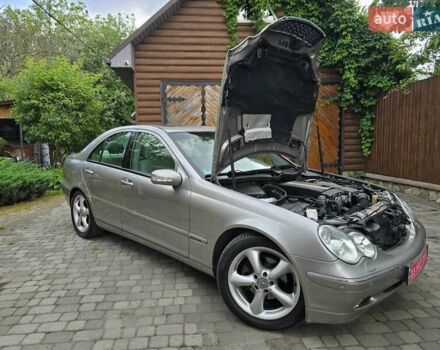 Серый Мерседес Ц-Класс, объемом двигателя 1.8 л и пробегом 176 тыс. км за 7500 $, фото 190 на Automoto.ua