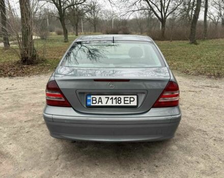 Серый Мерседес Ц-Класс, объемом двигателя 2.1 л и пробегом 500 тыс. км за 5400 $, фото 6 на Automoto.ua