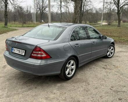 Серый Мерседес Ц-Класс, объемом двигателя 2.1 л и пробегом 500 тыс. км за 5400 $, фото 5 на Automoto.ua