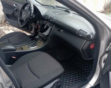 Серый Мерседес Ц-Класс, объемом двигателя 1.8 л и пробегом 245 тыс. км за 5200 $, фото 7 на Automoto.ua