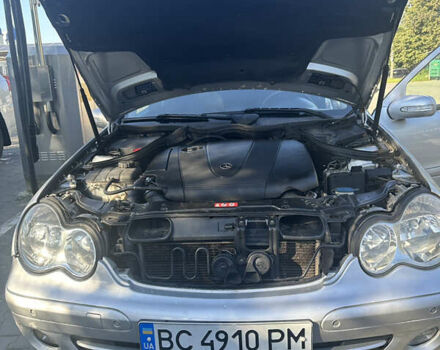 Серый Мерседес Ц-Класс, объемом двигателя 2.15 л и пробегом 284 тыс. км за 6000 $, фото 2 на Automoto.ua