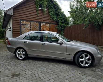 Серый Мерседес Ц-Класс, объемом двигателя 1.8 л и пробегом 176 тыс. км за 7500 $, фото 9 на Automoto.ua