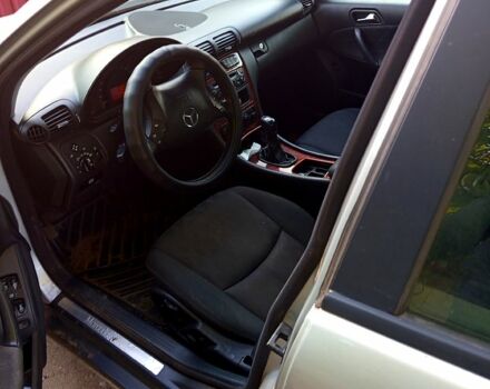 Серый Мерседес Ц-Класс, объемом двигателя 2.1 л и пробегом 270 тыс. км за 5000 $, фото 1 на Automoto.ua