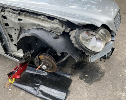 Серый Мерседес Ц-Класс, объемом двигателя 0 л и пробегом 493 тыс. км за 2589 $, фото 7 на Automoto.ua