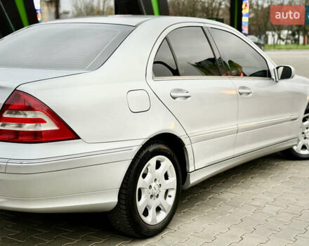 Сірий Мерседес Ц-Клас, об'ємом двигуна 1.8 л та пробігом 225 тис. км за 6700 $, фото 19 на Automoto.ua