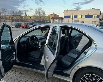 Серый Мерседес Ц-Класс, объемом двигателя 1.8 л и пробегом 325 тыс. км за 5200 $, фото 12 на Automoto.ua