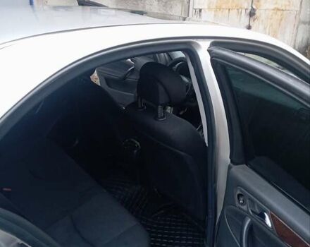 Серый Мерседес Ц-Класс, объемом двигателя 1.8 л и пробегом 245 тыс. км за 5200 $, фото 2 на Automoto.ua