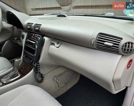 Серый Мерседес Ц-Класс, объемом двигателя 1.8 л и пробегом 176 тыс. км за 7500 $, фото 85 на Automoto.ua