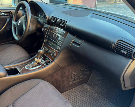 Серый Мерседес Ц-Класс, объемом двигателя 1.8 л и пробегом 245 тыс. км за 6650 $, фото 21 на Automoto.ua