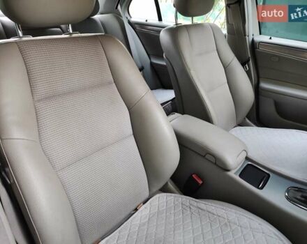 Серый Мерседес Ц-Класс, объемом двигателя 2 л и пробегом 250 тыс. км за 8400 $, фото 8 на Automoto.ua