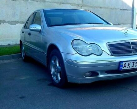 Серый Мерседес Ц-Класс, объемом двигателя 1.8 л и пробегом 182 тыс. км за 4500 $, фото 2 на Automoto.ua