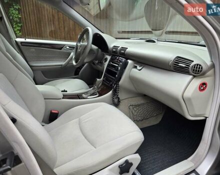 Серый Мерседес Ц-Класс, объемом двигателя 1.8 л и пробегом 176 тыс. км за 7500 $, фото 82 на Automoto.ua