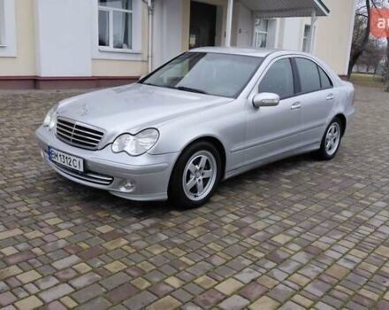 Серый Мерседес Ц-Класс, объемом двигателя 1.8 л и пробегом 300 тыс. км за 5000 $, фото 1 на Automoto.ua