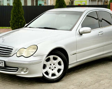 Сірий Мерседес Ц-Клас, об'ємом двигуна 1.8 л та пробігом 225 тис. км за 6700 $, фото 4 на Automoto.ua