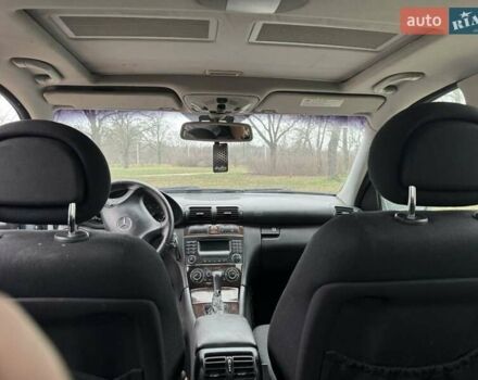 Сірий Мерседес Ц-Клас, об'ємом двигуна 2.1 л та пробігом 500 тис. км за 5400 $, фото 9 на Automoto.ua