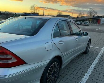 Серый Мерседес Ц-Класс, объемом двигателя 1.8 л и пробегом 325 тыс. км за 5200 $, фото 4 на Automoto.ua