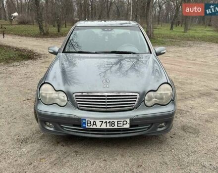 Сірий Мерседес Ц-Клас, об'ємом двигуна 2.1 л та пробігом 500 тис. км за 5400 $, фото 1 на Automoto.ua