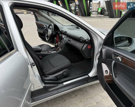 Сірий Мерседес Ц-Клас, об'ємом двигуна 1.8 л та пробігом 225 тис. км за 6700 $, фото 32 на Automoto.ua