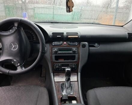 Серый Мерседес Ц-Класс, объемом двигателя 2.7 л и пробегом 300 тыс. км за 6800 $, фото 3 на Automoto.ua