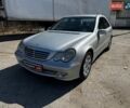 Серый Мерседес Ц-Класс, объемом двигателя 1.8 л и пробегом 327 тыс. км за 6990 $, фото 1 на Automoto.ua