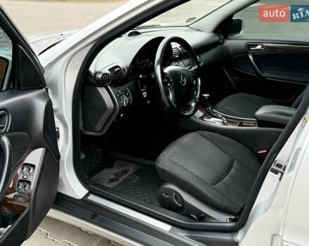 Сірий Мерседес Ц-Клас, об'ємом двигуна 1.8 л та пробігом 225 тис. км за 6700 $, фото 30 на Automoto.ua