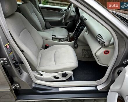 Серый Мерседес Ц-Класс, объемом двигателя 1.8 л и пробегом 176 тыс. км за 7500 $, фото 99 на Automoto.ua