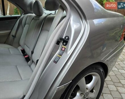 Серый Мерседес Ц-Класс, объемом двигателя 1.8 л и пробегом 176 тыс. км за 7500 $, фото 174 на Automoto.ua