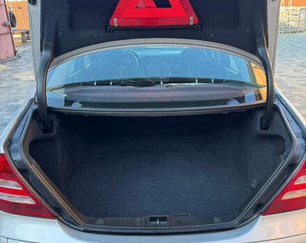 Серый Мерседес Ц-Класс, объемом двигателя 1.8 л и пробегом 245 тыс. км за 6650 $, фото 24 на Automoto.ua