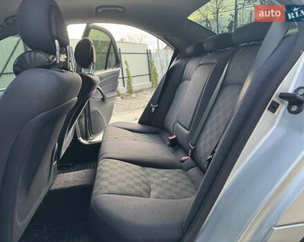 Сірий Мерседес Ц-Клас, об'ємом двигуна 2.2 л та пробігом 245 тис. км за 5550 $, фото 24 на Automoto.ua