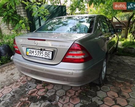 Серый Мерседес Ц-Класс, объемом двигателя 2 л и пробегом 250 тыс. км за 8400 $, фото 1 на Automoto.ua