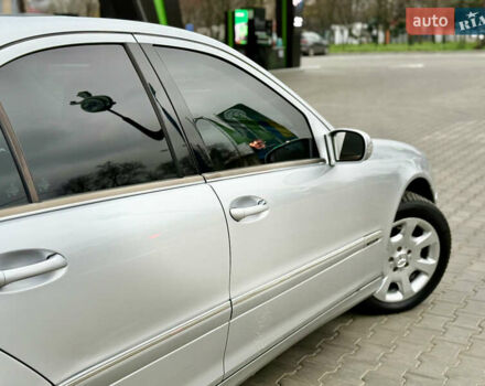 Сірий Мерседес Ц-Клас, об'ємом двигуна 1.8 л та пробігом 225 тис. км за 6700 $, фото 22 на Automoto.ua