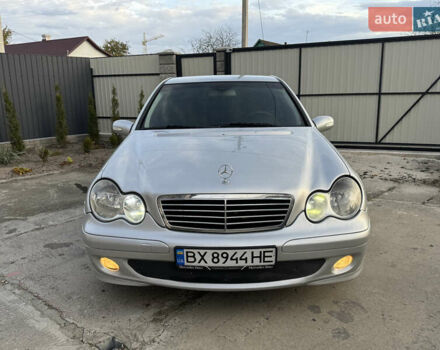 Сірий Мерседес Ц-Клас, об'ємом двигуна 2.2 л та пробігом 245 тис. км за 5550 $, фото 12 на Automoto.ua