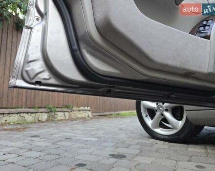 Серый Мерседес Ц-Класс, объемом двигателя 1.8 л и пробегом 176 тыс. км за 7500 $, фото 140 на Automoto.ua