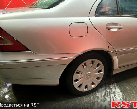 Серый Мерседес Ц-Класс, объемом двигателя 1.8 л и пробегом 330 тыс. км за 3700 $, фото 9 на Automoto.ua