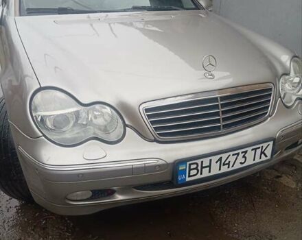 Серый Мерседес Ц-Класс, объемом двигателя 1.8 л и пробегом 245 тыс. км за 5200 $, фото 24 на Automoto.ua