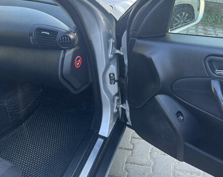 Серый Мерседес Ц-Класс, объемом двигателя 2.15 л и пробегом 284 тыс. км за 6000 $, фото 11 на Automoto.ua